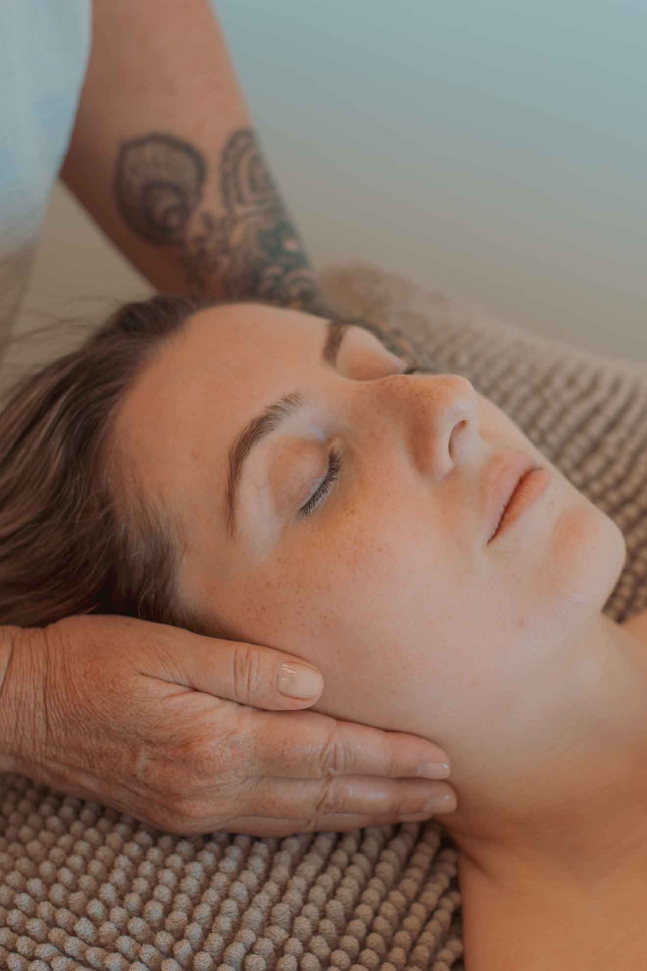 michelle-lippert-massage Michelle Lippert - Head Massage
